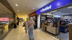 Lucky Plaza (D9), Retail #628804171